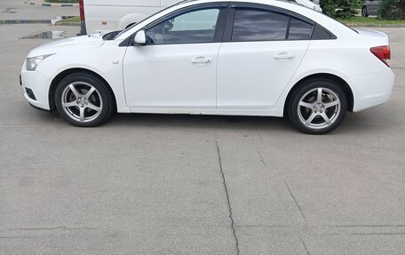 Chevrolet Cruze II, 2011 год, 640 000 рублей, 10 фотография