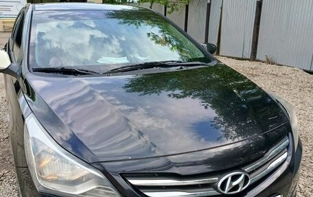 Hyundai Solaris II рестайлинг, 2014 год, 800 000 рублей, 12 фотография