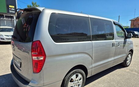 Hyundai Grand Starex Grand Starex I рестайлинг 2, 2019 год, 3 500 000 рублей, 4 фотография