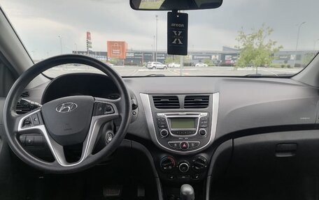 Hyundai Solaris II рестайлинг, 2013 год, 950 000 рублей, 2 фотография