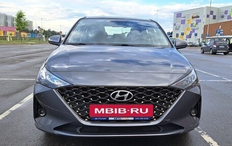 Hyundai Solaris II рестайлинг, 2021 год, 1 670 000 рублей, 2 фотография