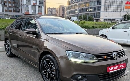 Volkswagen Jetta VI, 2012 год, 870 000 рублей, 3 фотография