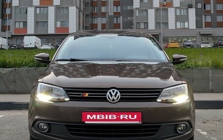 Volkswagen Jetta VI, 2012 год, 870 000 рублей, 2 фотография