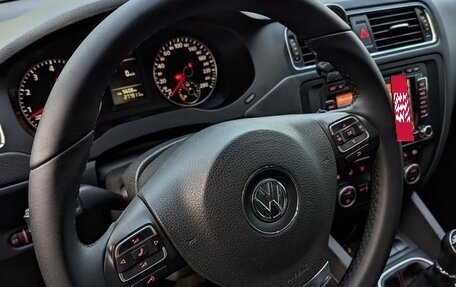Volkswagen Jetta VI, 2012 год, 870 000 рублей, 15 фотография