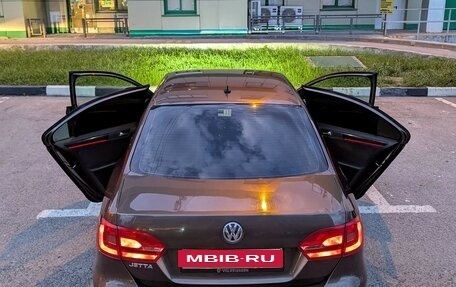 Volkswagen Jetta VI, 2012 год, 870 000 рублей, 21 фотография