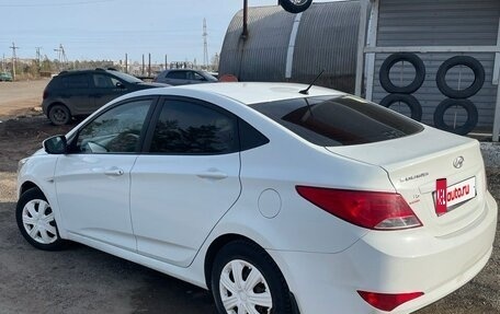 Hyundai Solaris II рестайлинг, 2016 год, 800 000 рублей, 2 фотография