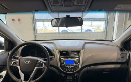 Hyundai Solaris II рестайлинг, 2011 год, 600 000 рублей, 10 фотография