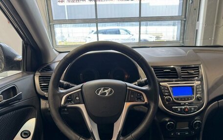 Hyundai Solaris II рестайлинг, 2011 год, 600 000 рублей, 13 фотография