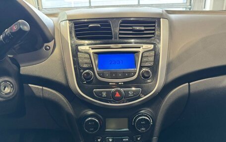 Hyundai Solaris II рестайлинг, 2011 год, 600 000 рублей, 15 фотография