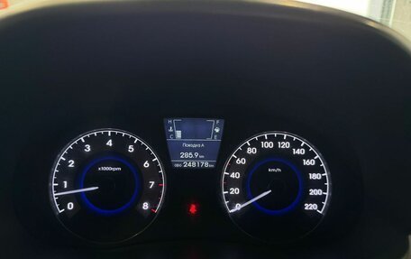 Hyundai Solaris II рестайлинг, 2011 год, 600 000 рублей, 14 фотография
