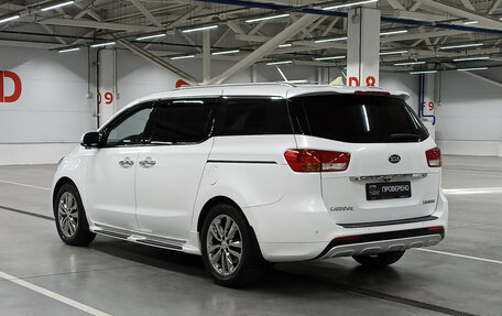 KIA Carnival III, 2016 год, 2 574 000 рублей, 8 фотография