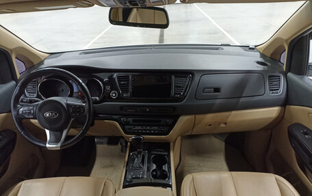 KIA Carnival III, 2016 год, 2 574 000 рублей, 17 фотография