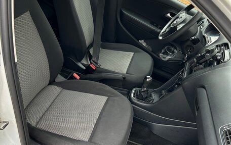 Volkswagen Polo VI (EU Market), 2015 год, 640 000 рублей, 21 фотография