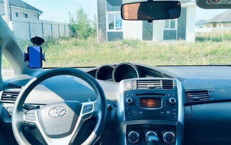 Toyota Verso I, 2013 год, 1 500 000 рублей, 2 фотография