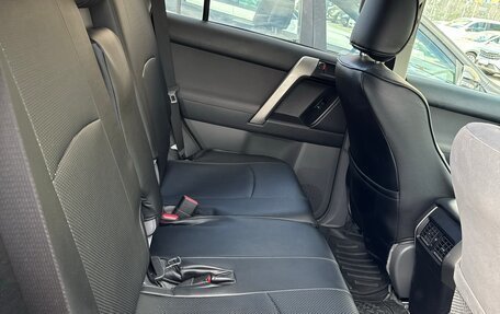 Toyota Land Cruiser Prado 150 рестайлинг 2, 2011 год, 3 500 000 рублей, 17 фотография
