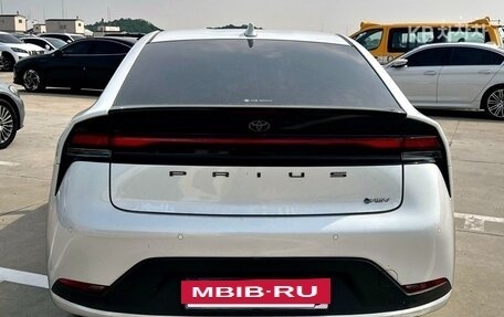 Toyota Prius IV XW50, 2024 год, 3 385 000 рублей, 3 фотография