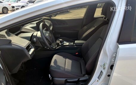 Toyota Prius IV XW50, 2024 год, 3 385 000 рублей, 7 фотография