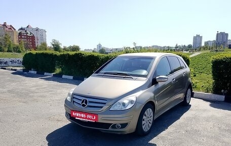 Mercedes-Benz B-Класс, 2006 год, 550 000 рублей, 2 фотография