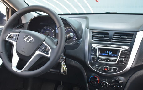 Hyundai Solaris II рестайлинг, 2016 год, 955 000 рублей, 13 фотография