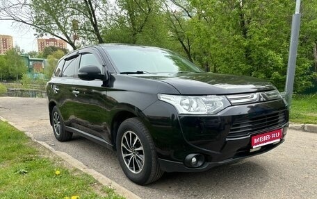 Mitsubishi Outlander III рестайлинг 3, 2012 год, 1 060 000 рублей, 1 фотография
