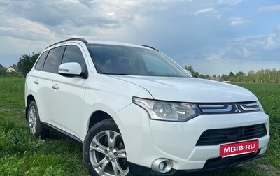 Mitsubishi Outlander III рестайлинг 3, 2013 год, 1 100 000 рублей, 1 фотография