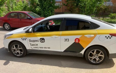 Hyundai Solaris II рестайлинг, 2019 год, 1 100 000 рублей, 1 фотография