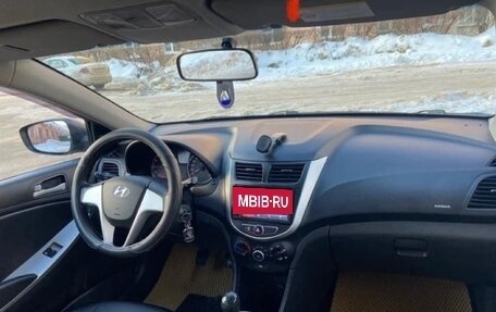 Hyundai Solaris II рестайлинг, 2011 год, 725 000 рублей, 3 фотография