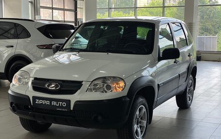 Chevrolet Niva I рестайлинг, 2020 год, 999 000 рублей, 3 фотография