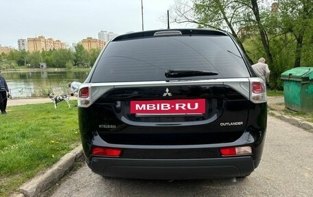 Mitsubishi Outlander III рестайлинг 3, 2012 год, 1 060 000 рублей, 9 фотография