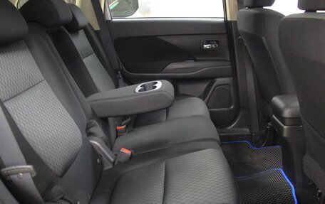 Mitsubishi Outlander III рестайлинг 3, 2014 год, 1 599 900 рублей, 27 фотография