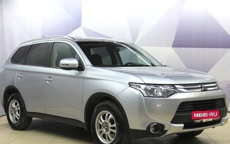 Mitsubishi Outlander III рестайлинг 3, 2014 год, 1 599 900 рублей, 7 фотография