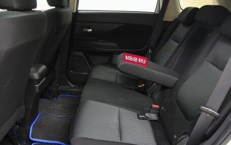Mitsubishi Outlander III рестайлинг 3, 2014 год, 1 599 900 рублей, 24 фотография