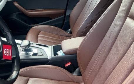 Audi A4, 2019 год, 2 350 000 рублей, 6 фотография