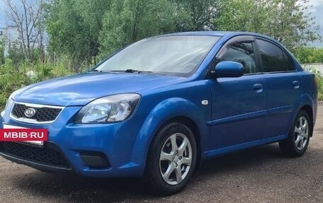 KIA Rio II, 2010 год, 650 000 рублей, 3 фотография