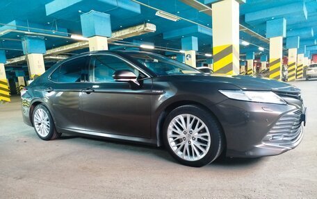 Toyota Camry, 2019 год, 2 400 000 рублей, 3 фотография
