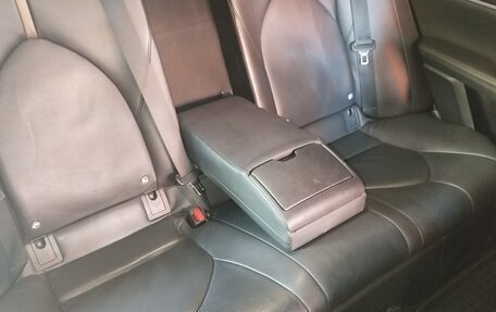Toyota Camry, 2019 год, 2 400 000 рублей, 7 фотография
