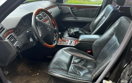 Mercedes-Benz E-Класс, 2000 год, 370 000 рублей, 13 фотография