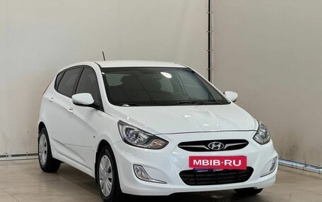 Hyundai Solaris II рестайлинг, 2012 год, 945 000 рублей, 2 фотография