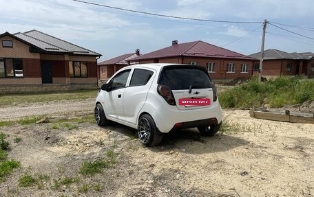 Chevrolet Spark III, 2011 год, 750 000 рублей, 2 фотография