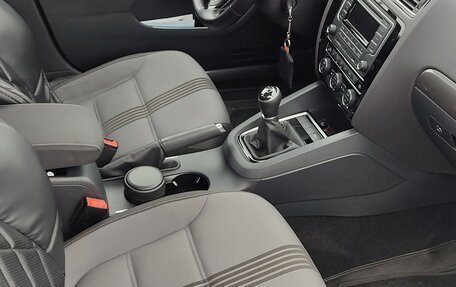 Volkswagen Jetta VI, 2016 год, 1 600 000 рублей, 12 фотография