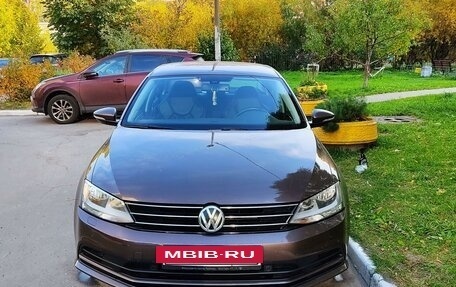 Volkswagen Jetta VI, 2016 год, 1 600 000 рублей, 2 фотография