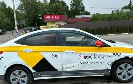 Hyundai Solaris II рестайлинг, 2015 год, 580 000 рублей, 4 фотография