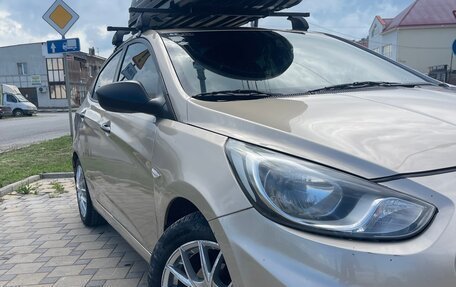 Hyundai Solaris II рестайлинг, 2012 год, 850 000 рублей, 5 фотография