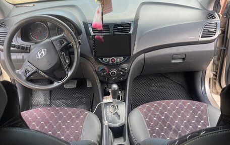 Hyundai Solaris II рестайлинг, 2012 год, 850 000 рублей, 7 фотография