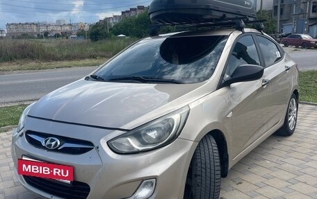 Hyundai Solaris II рестайлинг, 2012 год, 850 000 рублей, 13 фотография