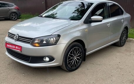 Volkswagen Polo VI (EU Market), 2011 год, 685 000 рублей, 1 фотография