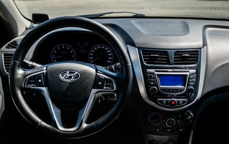 Hyundai Solaris II рестайлинг, 2011 год, 650 000 рублей, 20 фотография