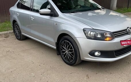 Volkswagen Polo VI (EU Market), 2011 год, 685 000 рублей, 3 фотография
