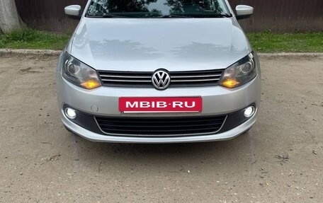 Volkswagen Polo VI (EU Market), 2011 год, 685 000 рублей, 2 фотография