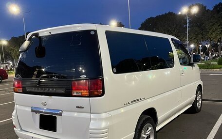 Nissan Elgrand I, 2001 год, 940 000 рублей, 2 фотография